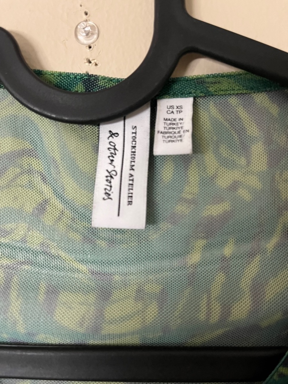 & Other Stories Green Printed Ruched Mesh Long Sleeve Crop Top - Picture 3 of 5